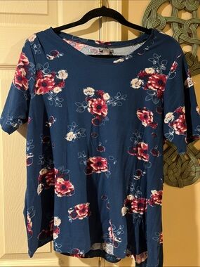 Falls Creek Navy Blue Short Sleeve Floral Tee